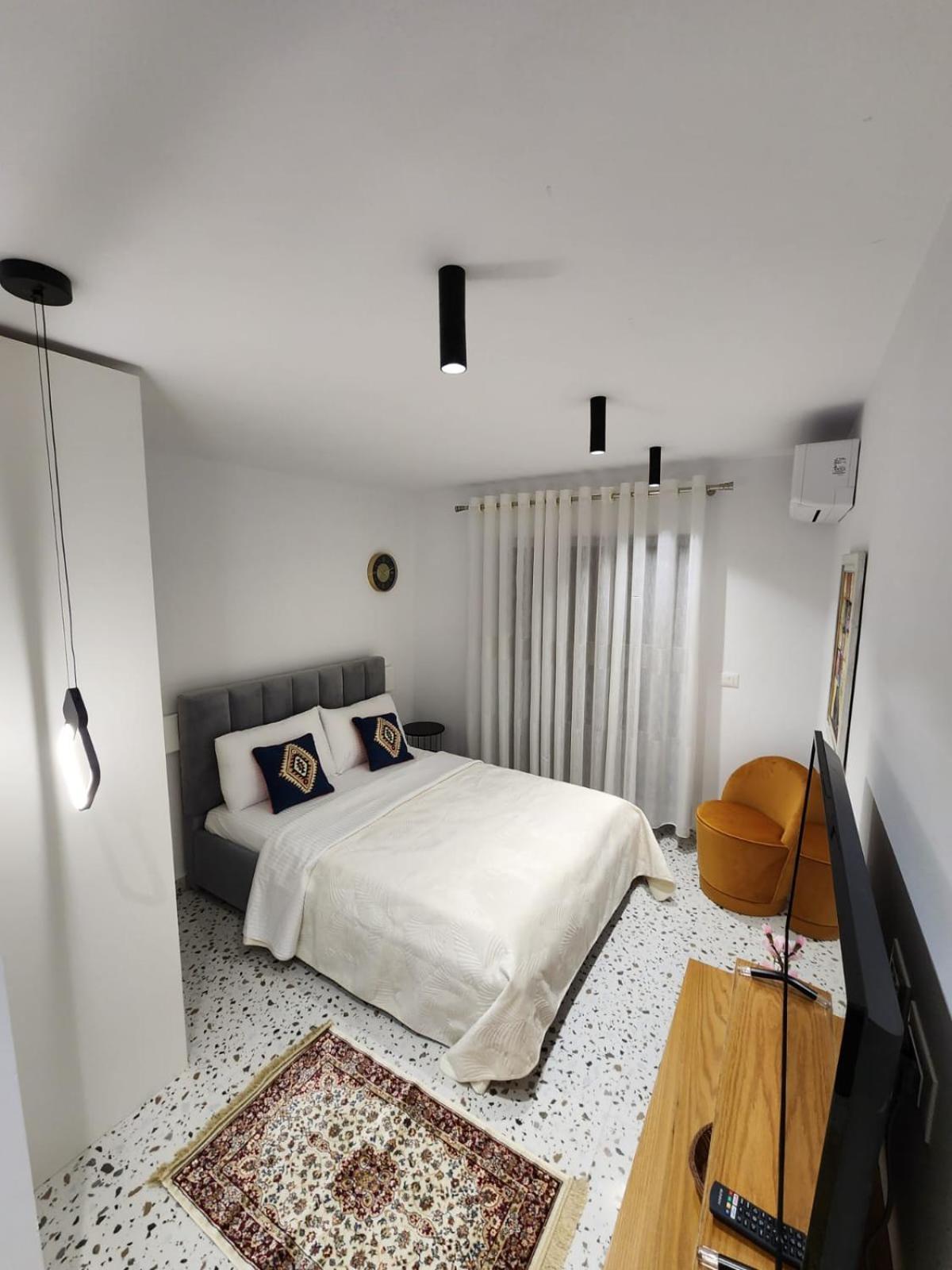 Pietro Guesthouse 3 Тирана Екстериор снимка